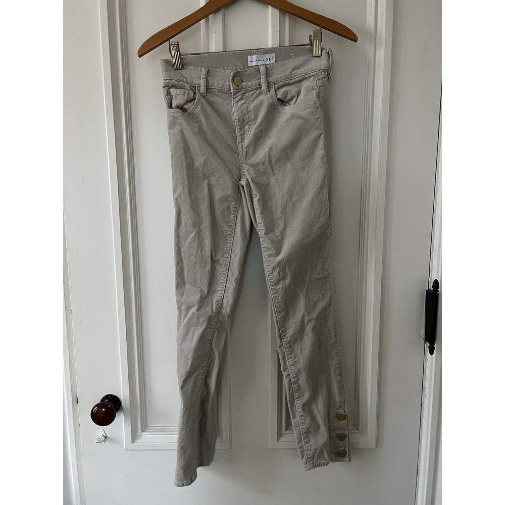 Loft cream colored velvet skinny pants 24/00 with gold ankle buttons